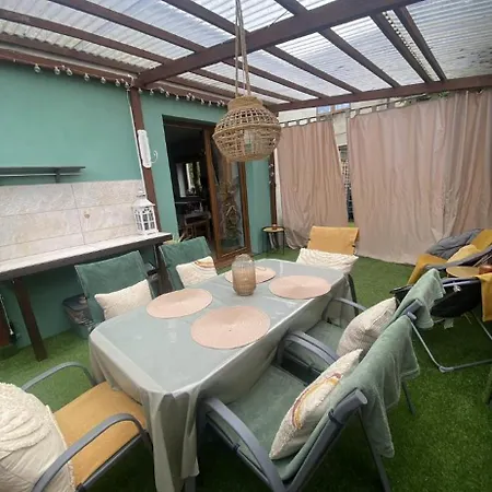Cozy With Terrace *