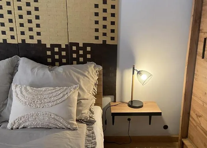 شقة Cozy With Terrace